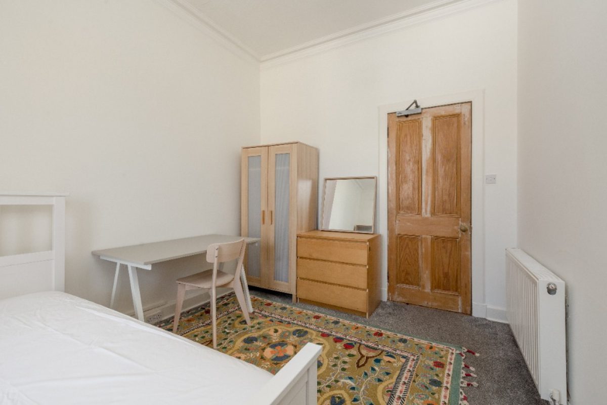 76130 Lochrin Plc 015 1757423718 1088