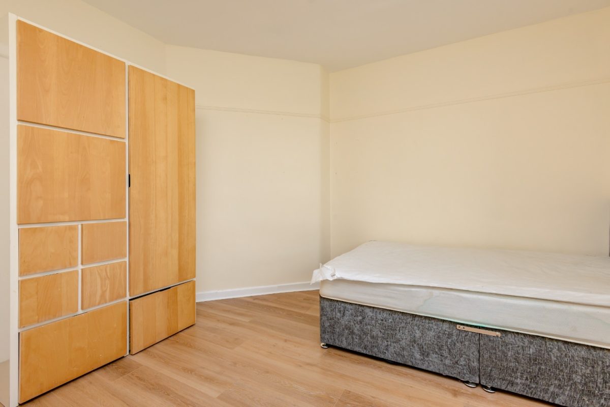788586 5 Stenhouse Avenue W update 013 1778582050 1634