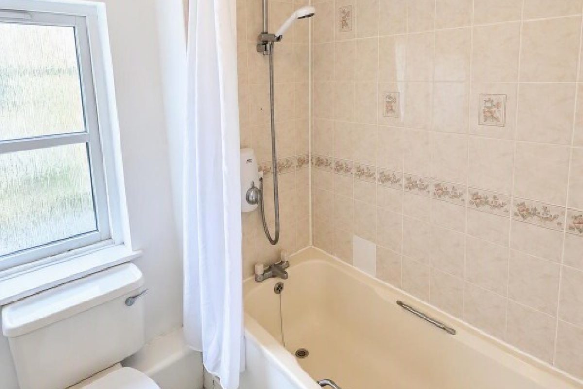 Hopetoun Cres Bathroom 1 JPEG 1790849619 1881